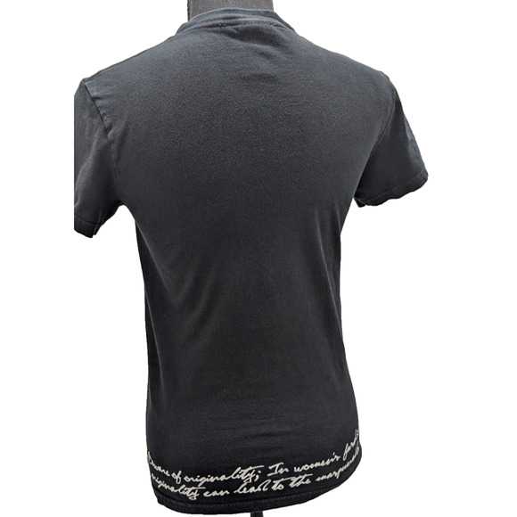 Hellz Bellz "A Crime For All Seasons" Graphic T-Shirt Medium Rare Y2K Streetwear - Picture 3 of 10